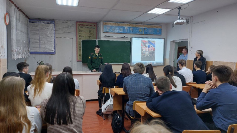 Профориентационная встреча с выпускником НВВКУ.